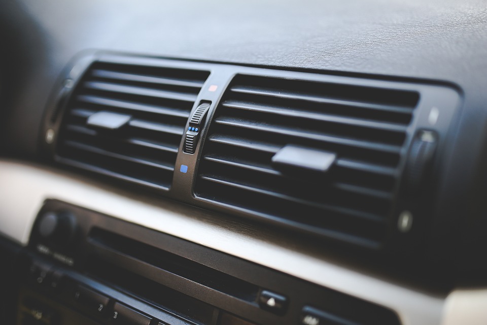 klimatizace v autě